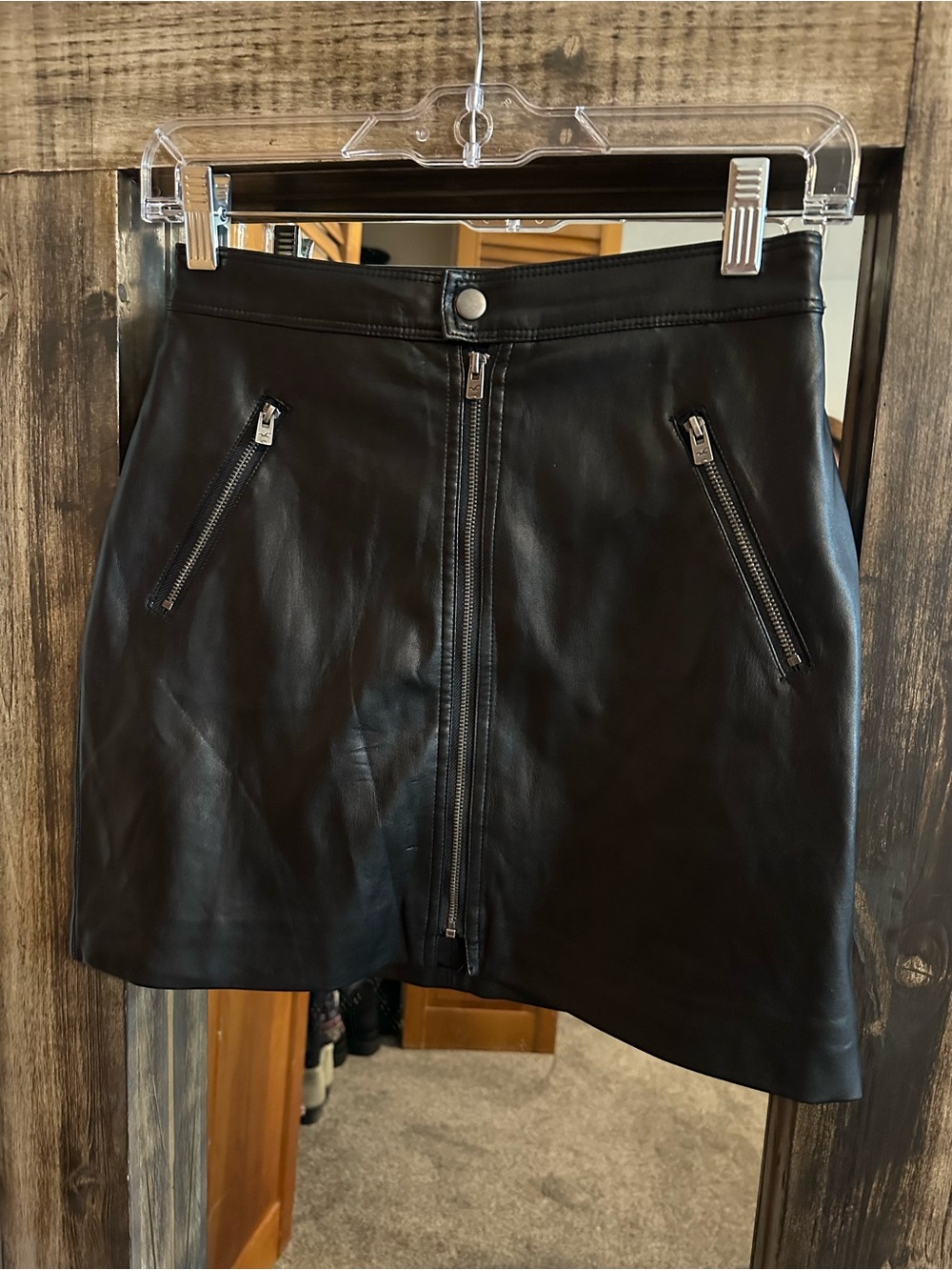Hollister Black Faux Leather Mini Skirt XS Ultra High Rise Moto Zip Front Edgy